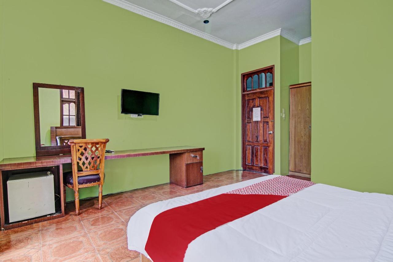 Oyo 92551 Netra Hotel Ujunbatu Exterior foto